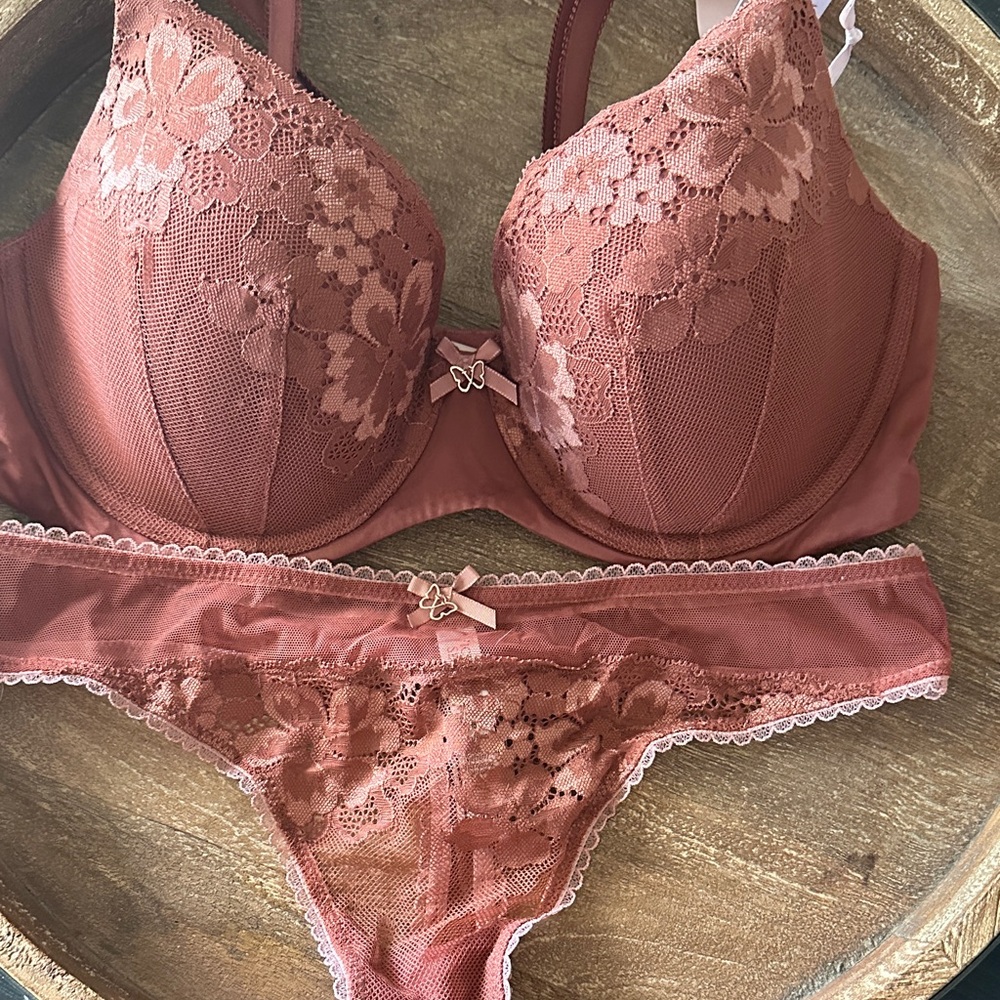 Victoria's Secret Lace Bra & Bikini Set - Rust